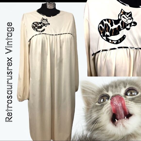 𝅺vintage 1960’s Crazy Cat Lady Baby Doll Nightgown